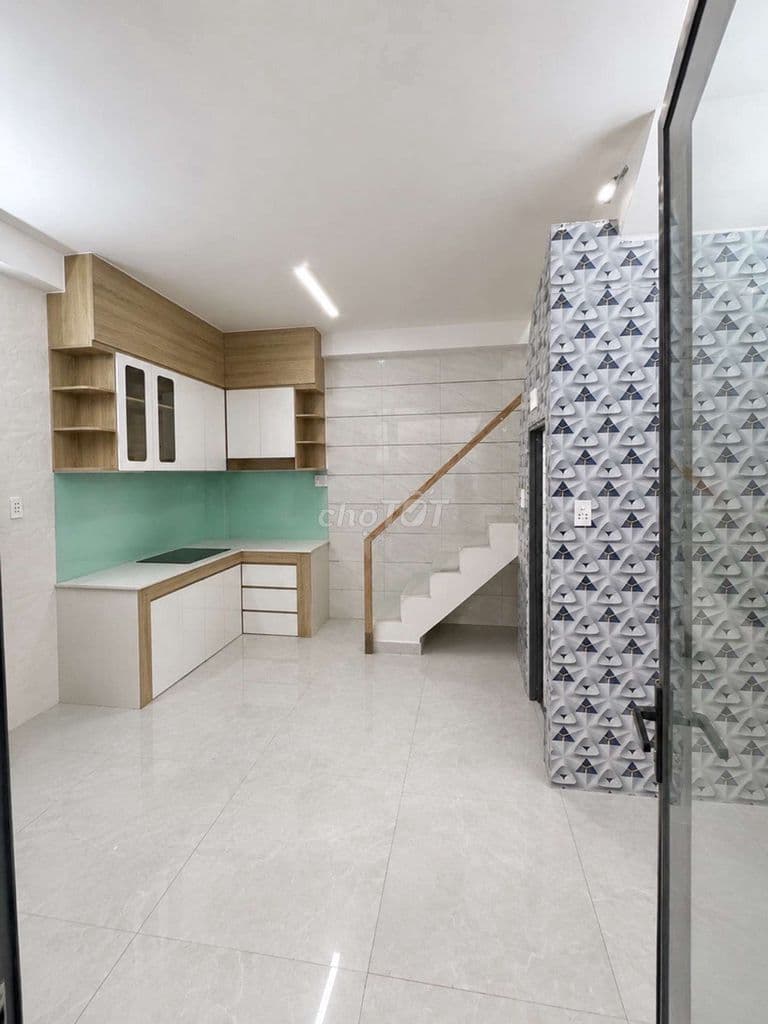 BÁN NHÀ NGAY MT TỈNH LỘ 10 KHU TÊN LỬA 30M2 2 TẦNG Ở NGSY XE HƠI VUVU