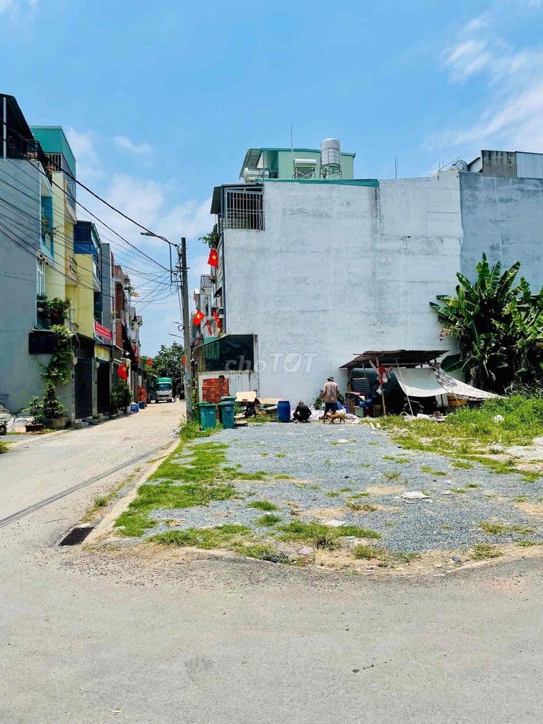 Bán đất đường Bưng Ông Thoàn , trục chính hẻm 78 giá chỉ 4ty550