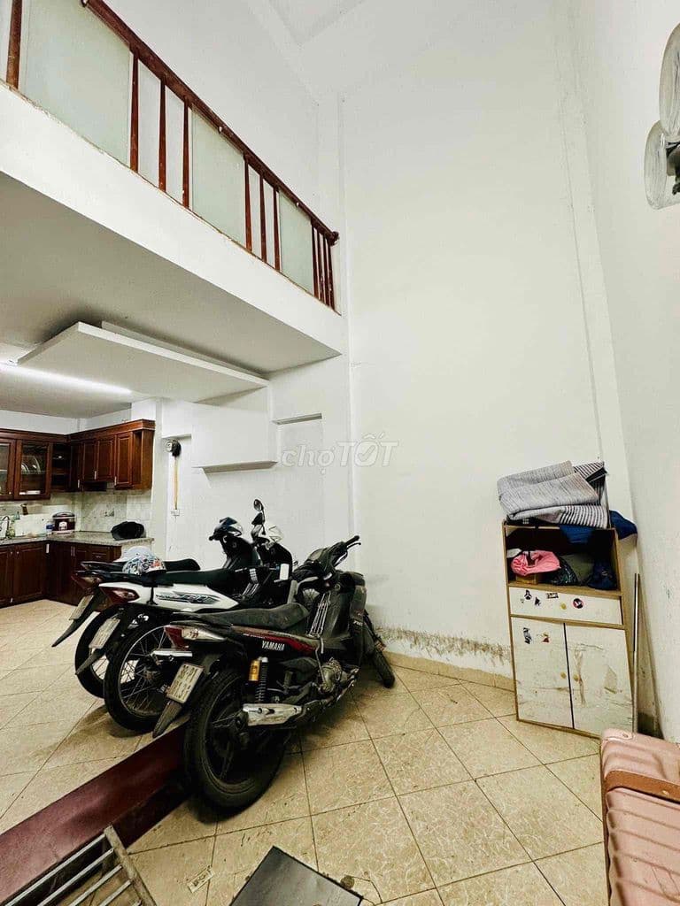 Có 102! Quan Nhân, 30m ra phố, ngõ ba gác, nhà dân 6T. 35m Chỉ 7,7 tỷ