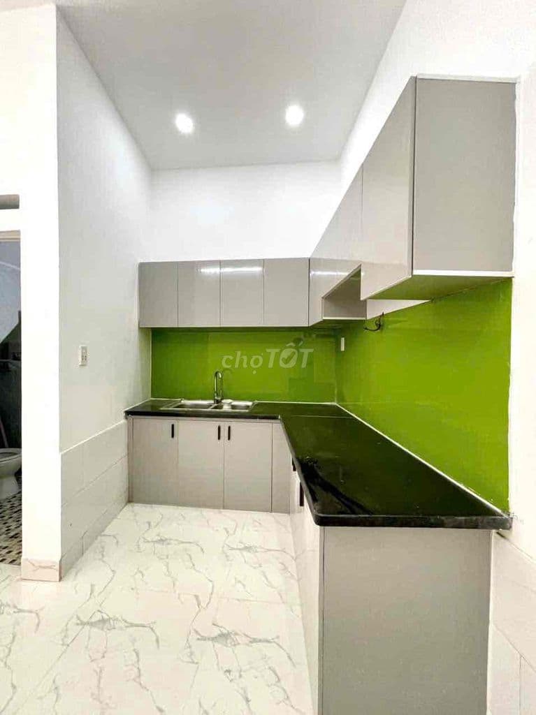 Nhà 2 lầu ngay chợ 3pn 3wc - Ảnh 3