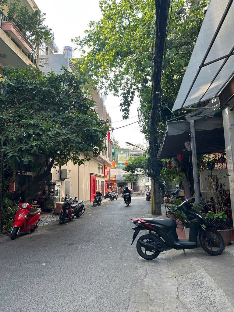 Bán nhà HXH 8m Tô Hiến Thành, Q. 10 (DT: 4.6x20) 4 tầng st, giá 28 tỷ