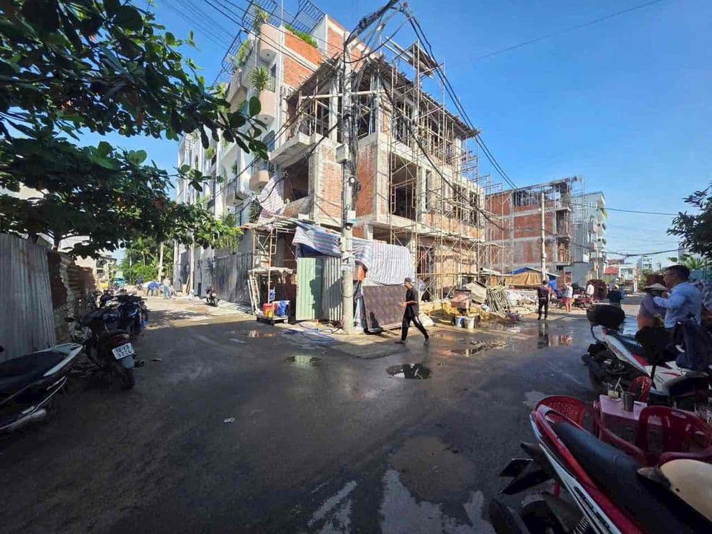Bán nhà vườn lài an phú đông 1 trệt 1 lửng 3 lầu - Ảnh 3