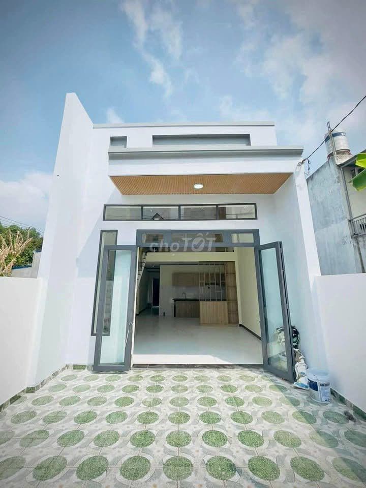 Nhà 1 Trệt 1 Lầu 2PN 2.25 tỷ SHR Gần Hóc Môn