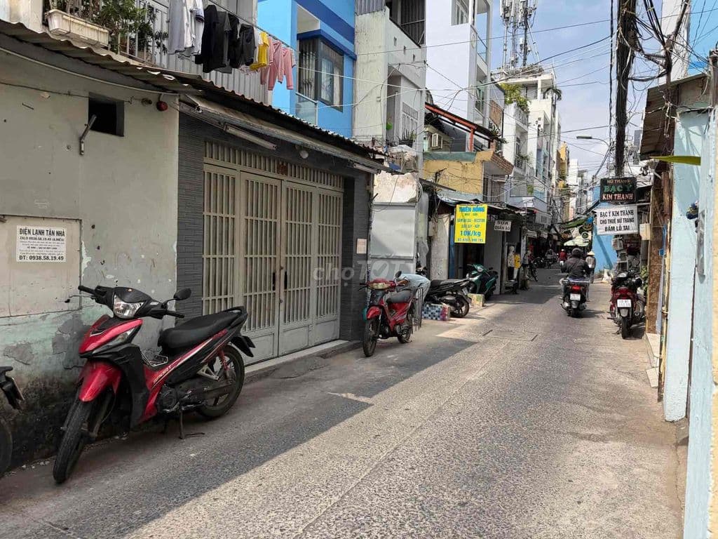 BÁN LÔ ĐẤT MT CHỢ RẠCH ÔNG Q8.