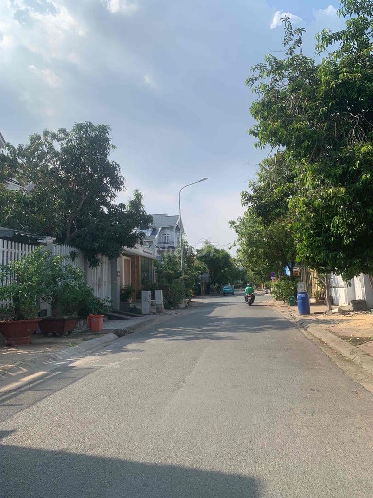 Bán biệt thự KDC Khang Điền,Phước Long B, Quận 9. DT: 160m2/19 ỷ - Ảnh 2