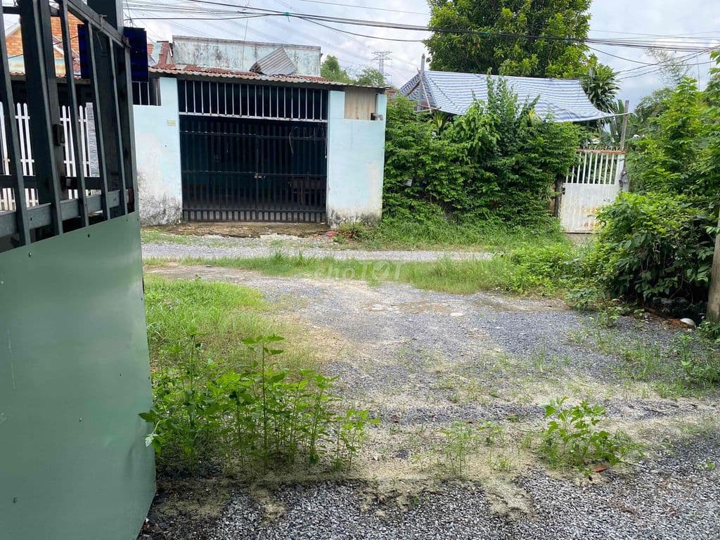 Lô đất vườn 227m2 có nhà chòi xã trung an,đường Sông Lu vào 300mét
