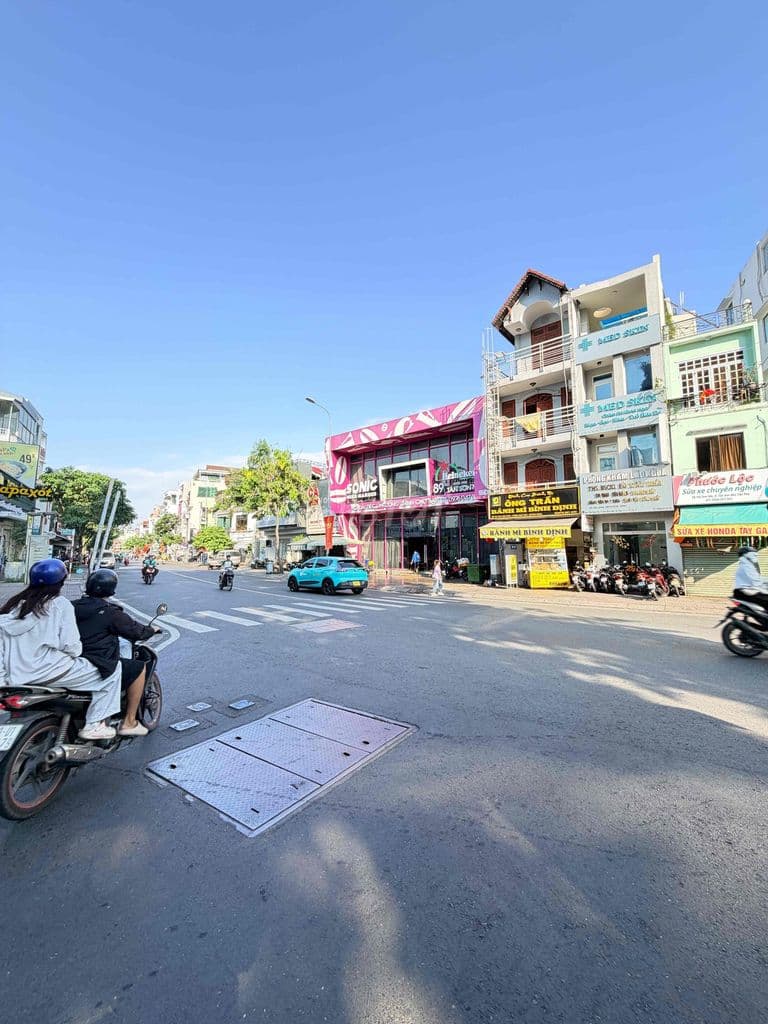 Bán mặt tiền kinh doanh cực sung đường Tân Sơn Nhì, sát Trường Chinh