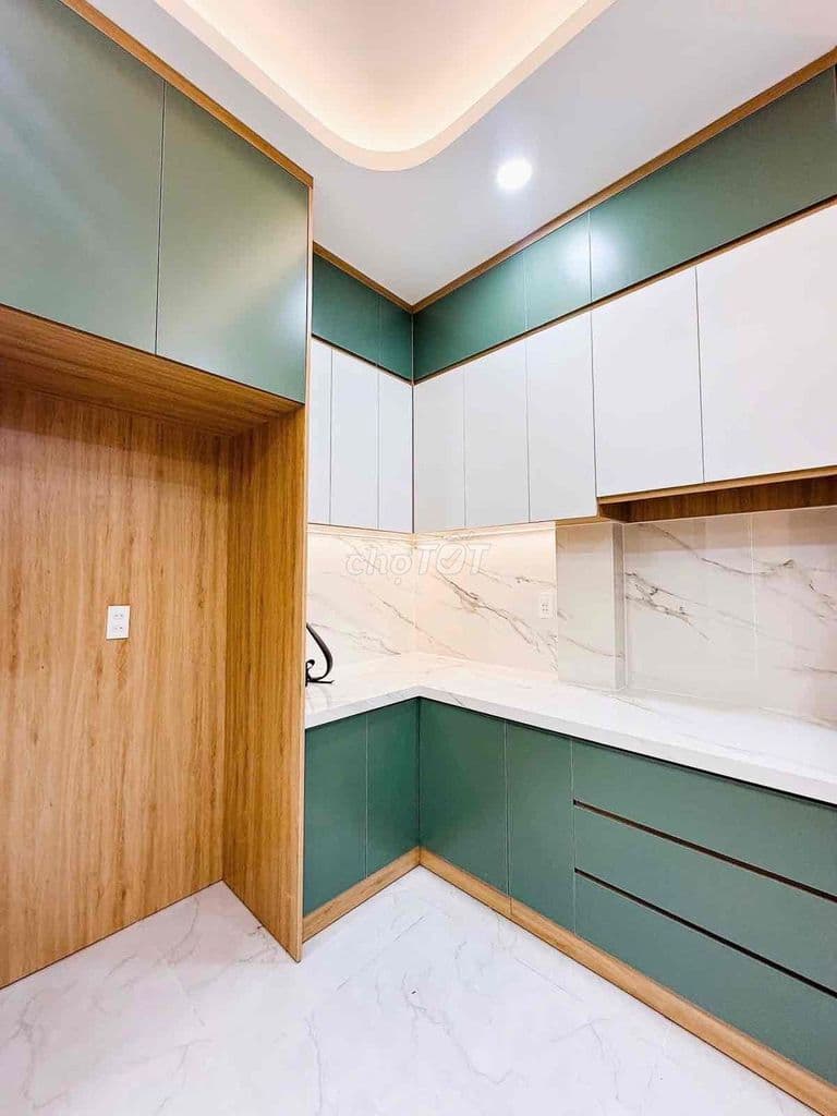 Q.3 - VÕ VĂN TẦN 3,3M x 8M NỞ HẬU - 2PN SÂN THƯỢNG