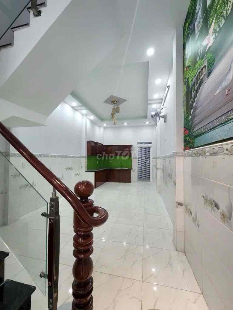 NHÀ ĐẸP KIÊN CỐ - 3 TẦNG - 70M2 - QUẬN 12 - GIÁ 5,2 TỶ - Ảnh 3