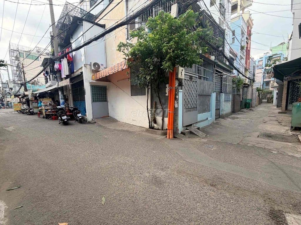 Ngay Chợ Bà Chiểu - Cách Hẻm xe Hơi 10m - 50m2 - 3 Tầng - Chỉ 6.2