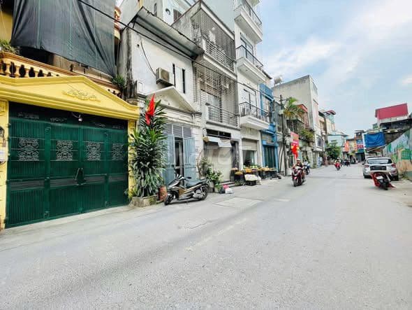 bán nhà 35m2 Đại La 12 tỷ ô tô đỗ cửa