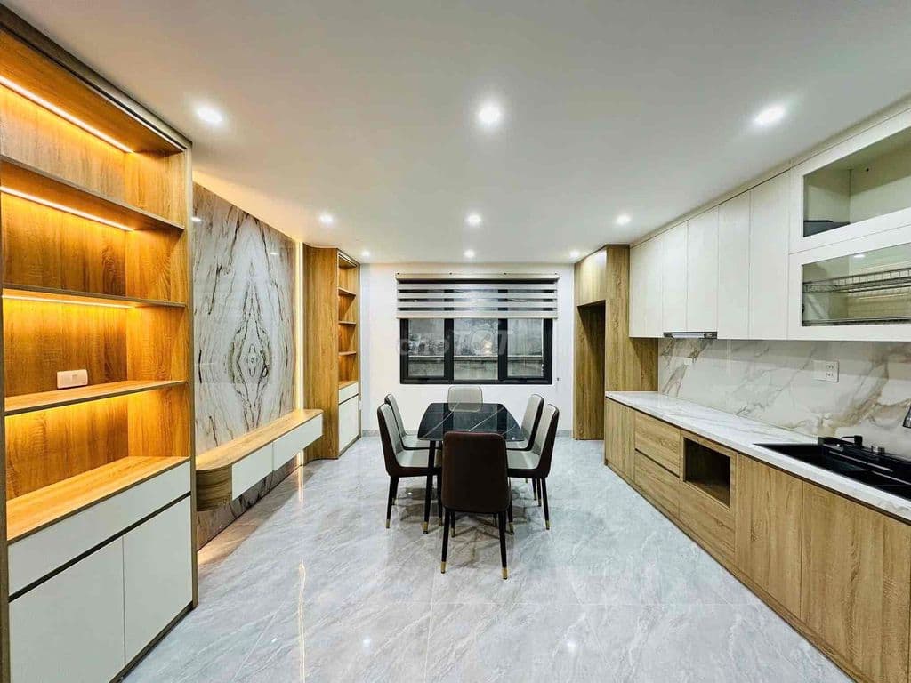 Ô tô đỗ cổng Minh khai, ngõ nông thông kinh doanh, Thang Máy, 46m*5T