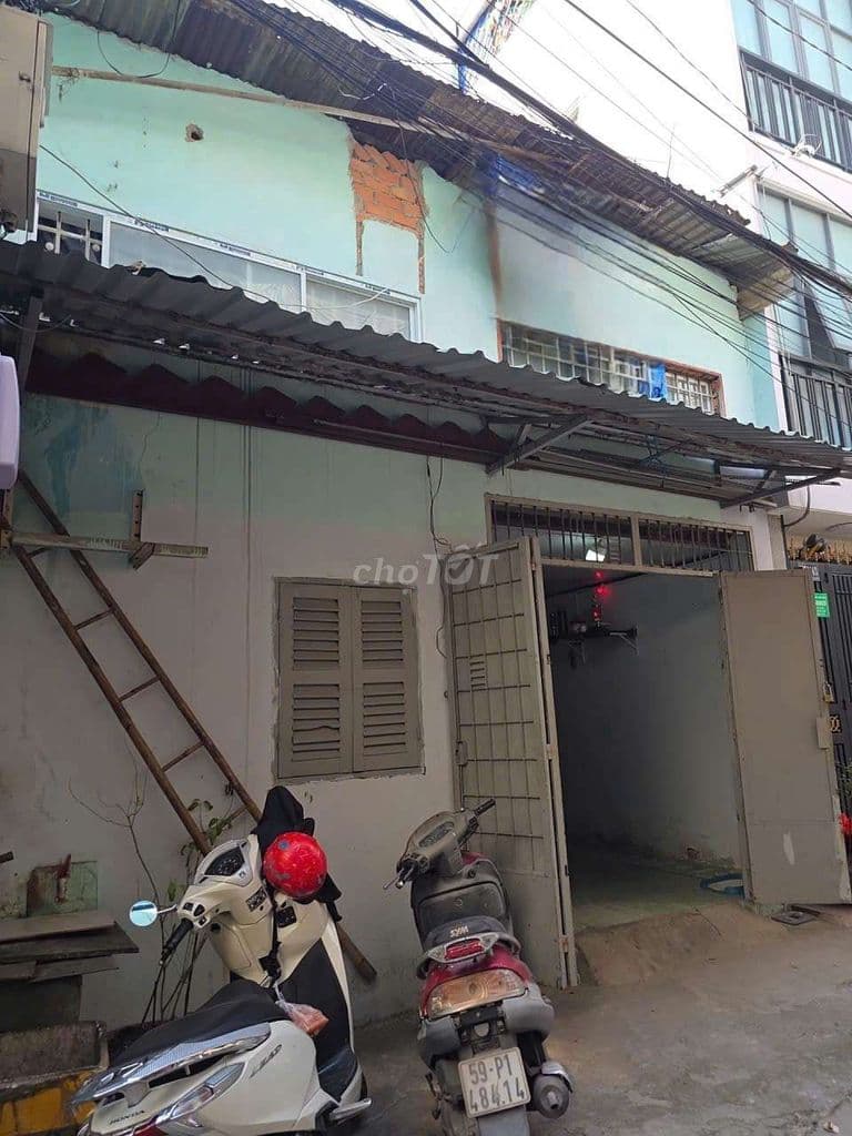 DIỆN TÍCH ĐẤT 40M2 GIÁ BÁN 4.9 TỶ LẠC LONG QUÂN P10 TÂN BÌNH