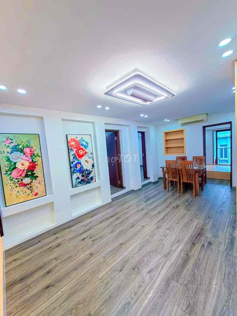 Bán căn tập thể Phương mai 3 ngủ 2 WC Full nội thất 4,6 tỷ (TL)