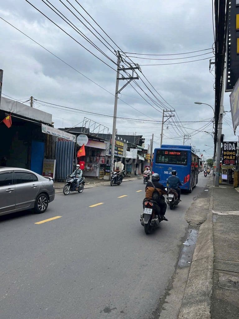 Bán nhà mặt tiền đường Phan văn Hớn-rộng 5m- khu sầm uất nhất