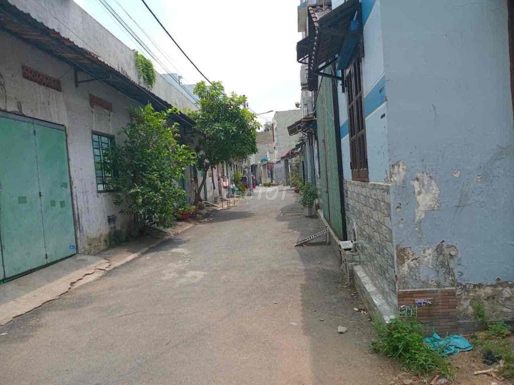 Đất chia được 3 nền. Đất lên thổ cư được 100 %