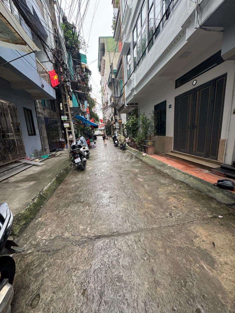 NHÀ HIẾM ĐẸP ÔTÔ ĐỖ DỪNG PHỐ TRƯƠNG ĐỊNH FULL NỘI THẤT Ở NGAY.