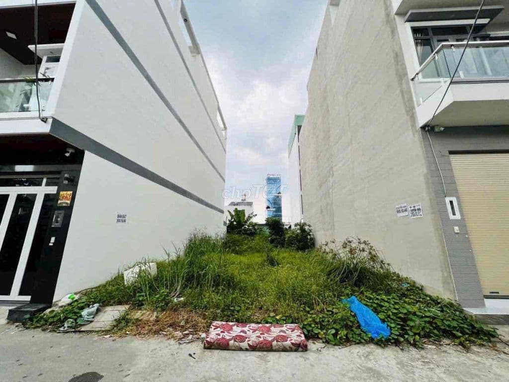 ĐẤT VỊ TRÍ ĐẸP - XÂY DỰNG 5 TẦNG - ĐƯỜNG THÔNG 8M 1365 HUỲNH TẤN PHÁT