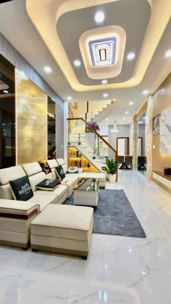 Nhỉnh 5 tỷ, 50m2, 10 bước ra Ô TÔ tránh, Gần chợ Thạch Đà
