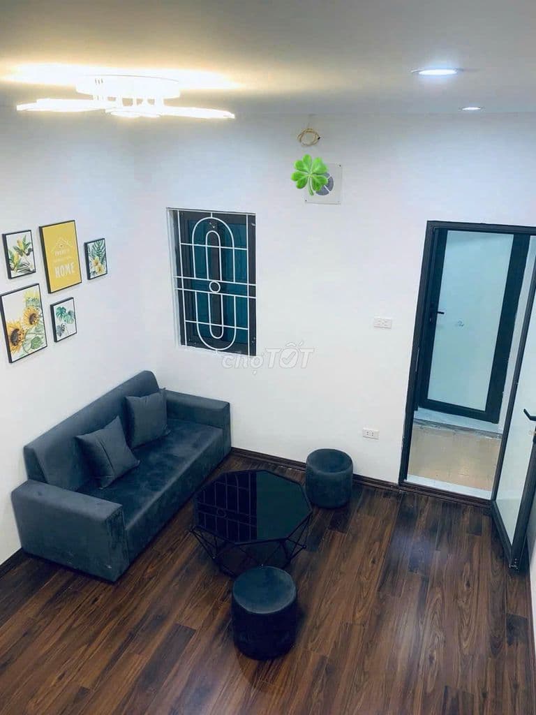 Em gái nhờ bán căn tập thể mùng 8/3 - Hai Bà Trưng - 50m2 - 2,6x tỷ