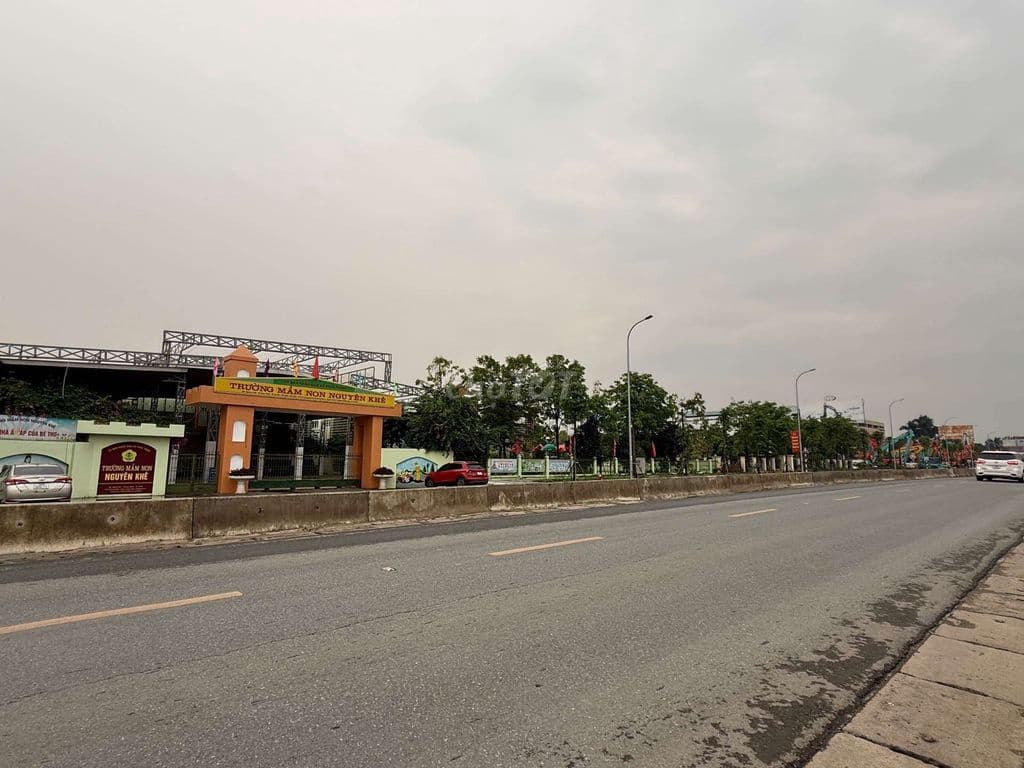 BẠN CÙNG CƠ QUAN CẦN BÁN GẤP ĐẤT PHỐ CHỢ NGUYÊN KHÊ DT 42M GIÁ 2TỶ8