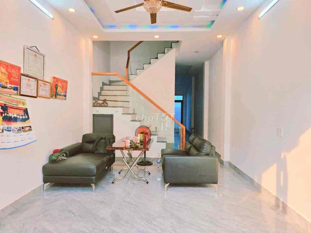 Bán nhà Gần cầu xây dựng P Phú Hữu Q9 77m2 2 tầng 6,85 tỷ sổ hồng Đ8m - Ảnh 2