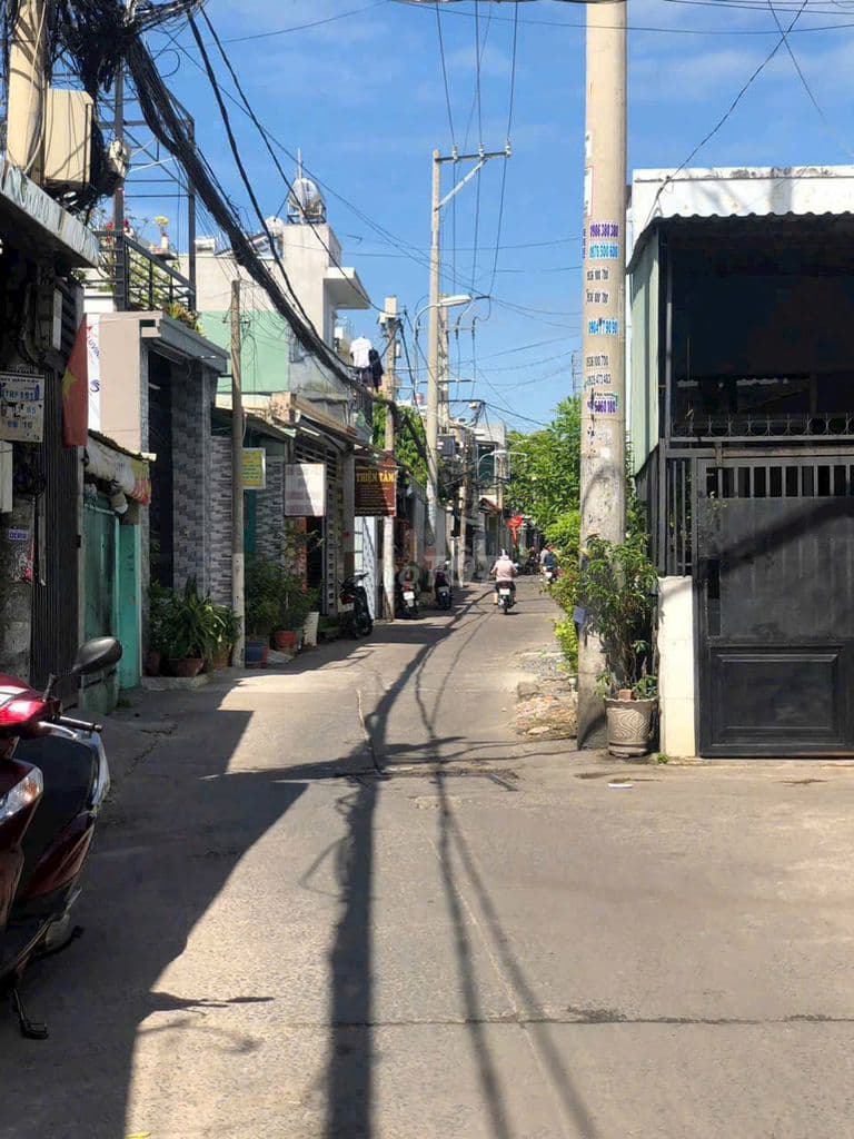 cần bán đất DHT13, Nguyễn Văn Quá, Q12, 5,3x16m, đã có sổ, 4tỷ950
