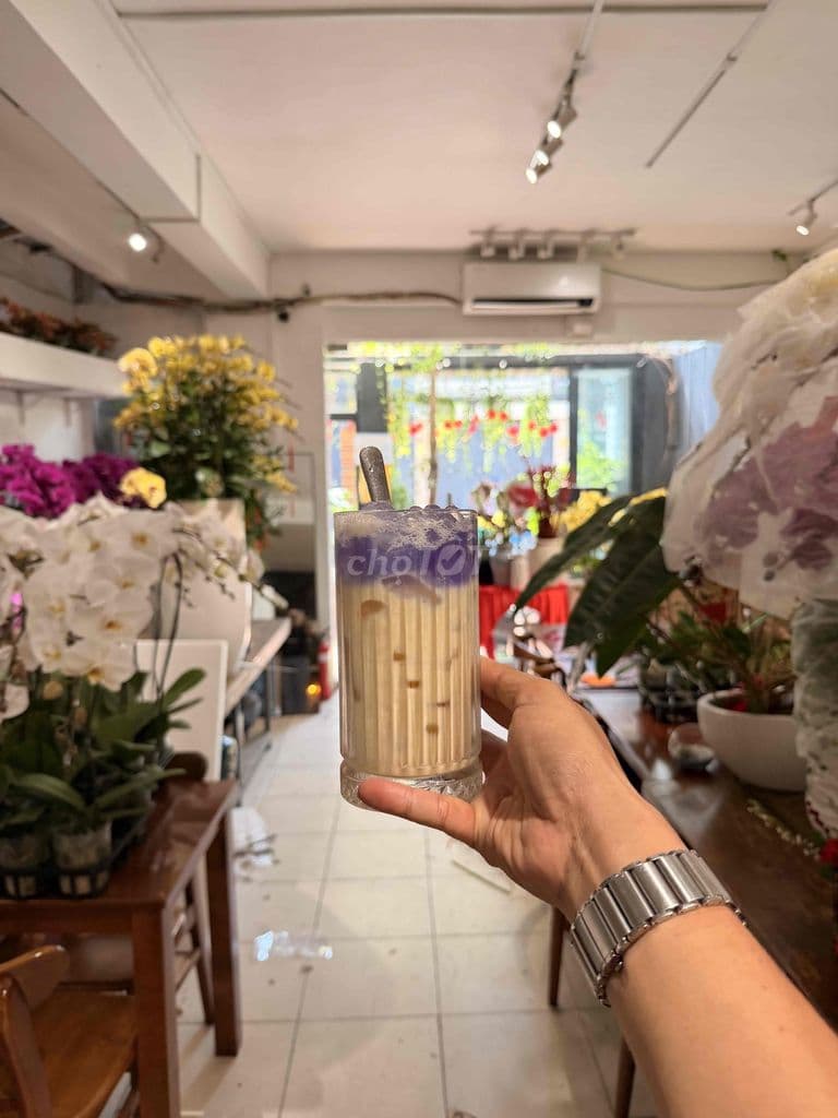 Sang tiệm cà phê và hoa - Ảnh 3