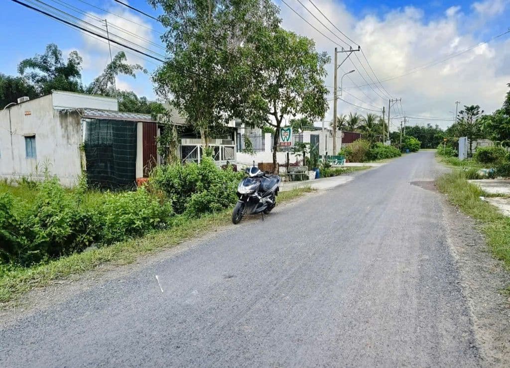 Thanh lý miếng đất mặt tiền đường 6m tại xã Phước Hiệp Củ Chi SHR - Ảnh 2