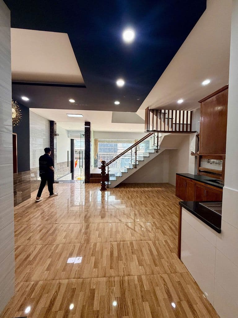 BIỆT THỰ MINI GẦN KHU TÊN LỮA CÓ HẦM XE HƠI CHỈ 8,5 TỶ - Ảnh 2