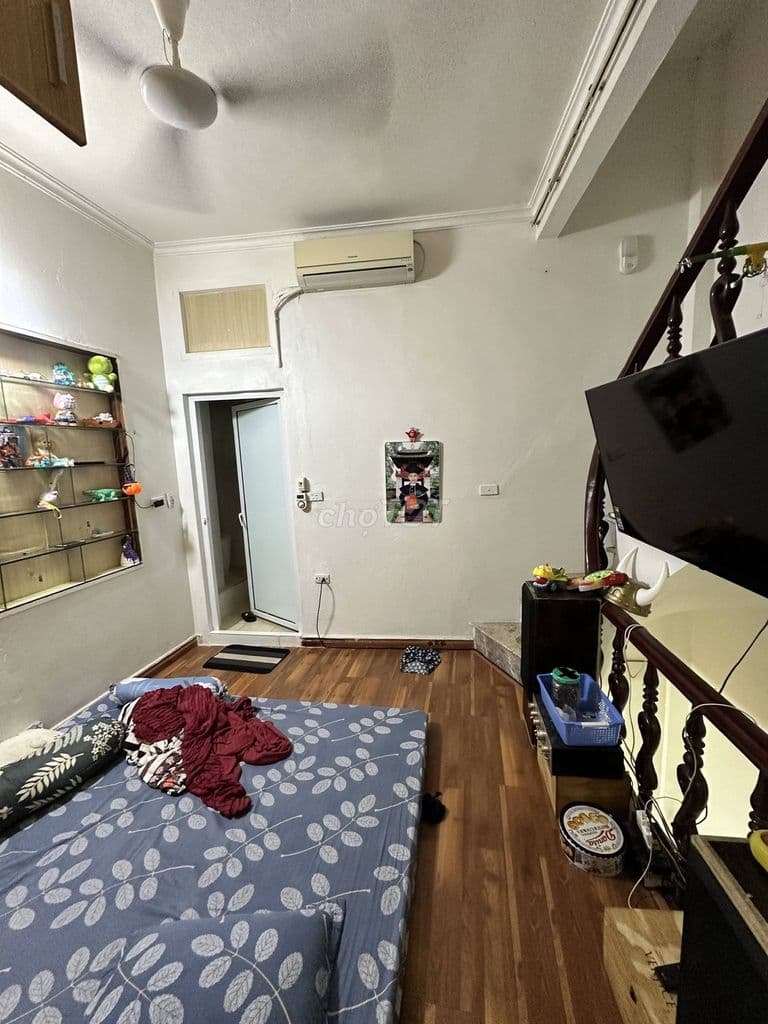 Bán nhà riêng tại Đê La Thành, 5,2 tỷ, 25m2, 4 tầng hàng hiếm giá tốt - Ảnh 2