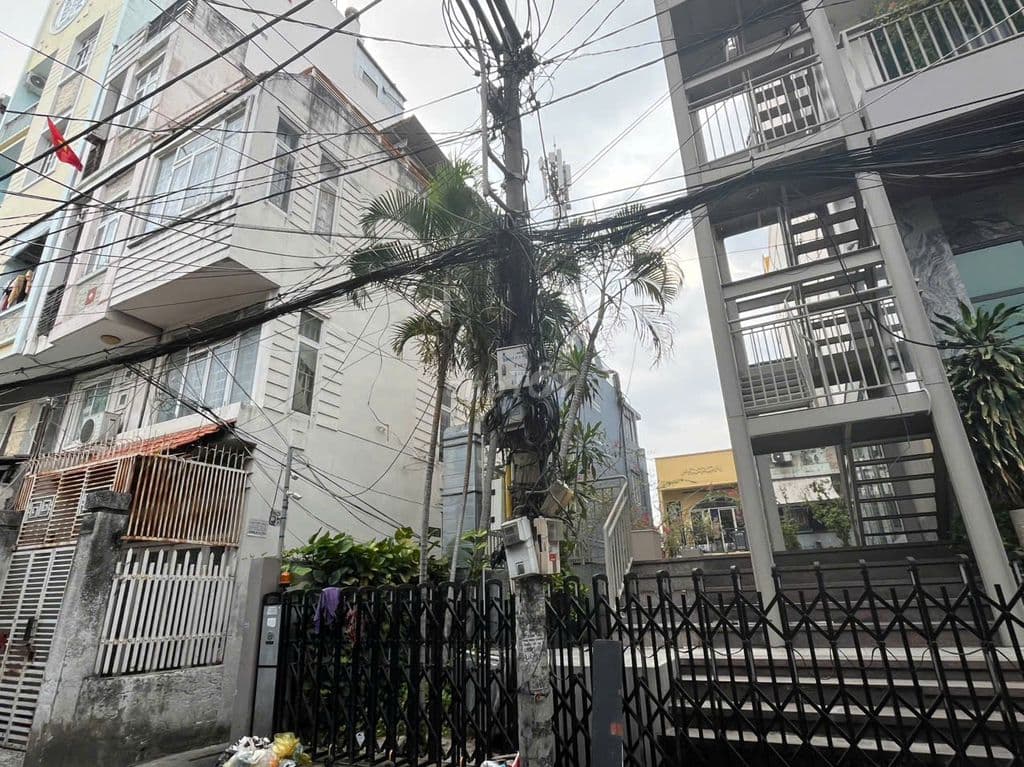 Nhà phố nhỏ, góc 2 mặt hẻm- hẻm Viettel, gần Hàng Xanh, thông ra D2 - Ảnh 3