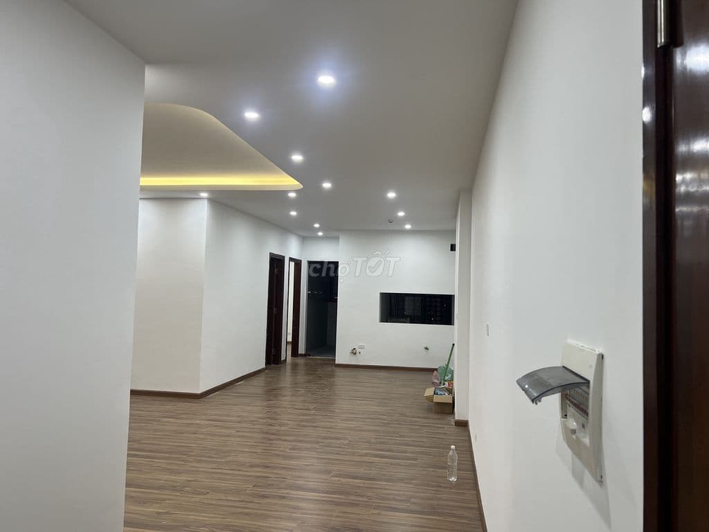 chính chủ bán gấp chung cư căn góc 135 mét giá 10.2 tỷ