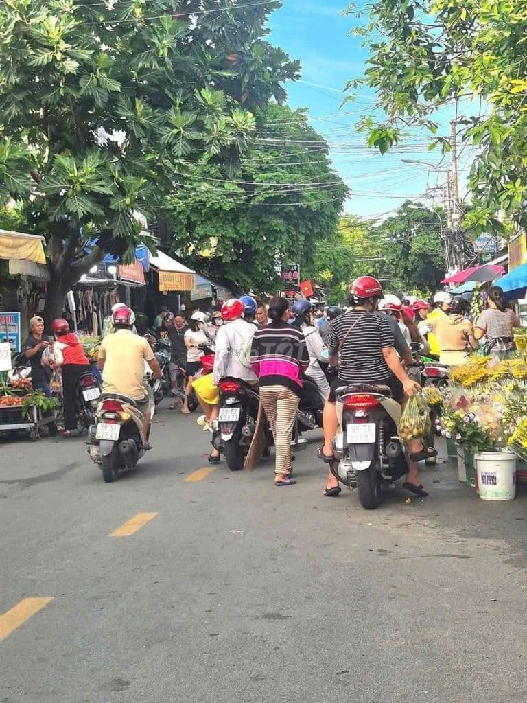 Nhà SHR 5m x 25m. 119m2. Mặt tiền Chợ Giãn Dân