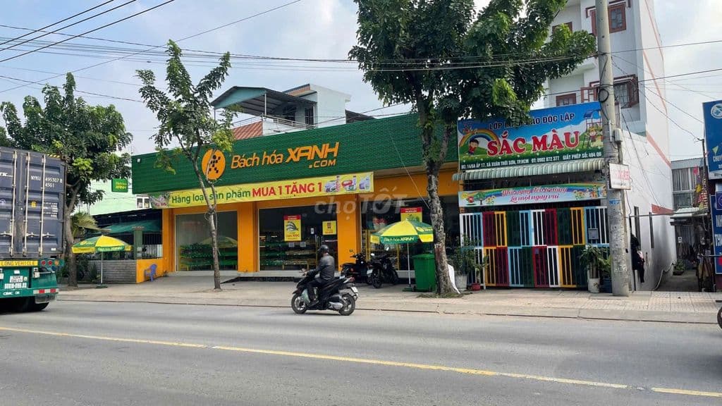 Mt NGUYỄN VĂN BỨA - Dt: 340m2 - Khu Vực Sầm Uất - Giáp Quận 12.