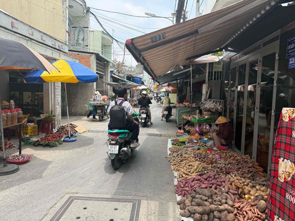 Mặt tiền chợ Thạnh xuân