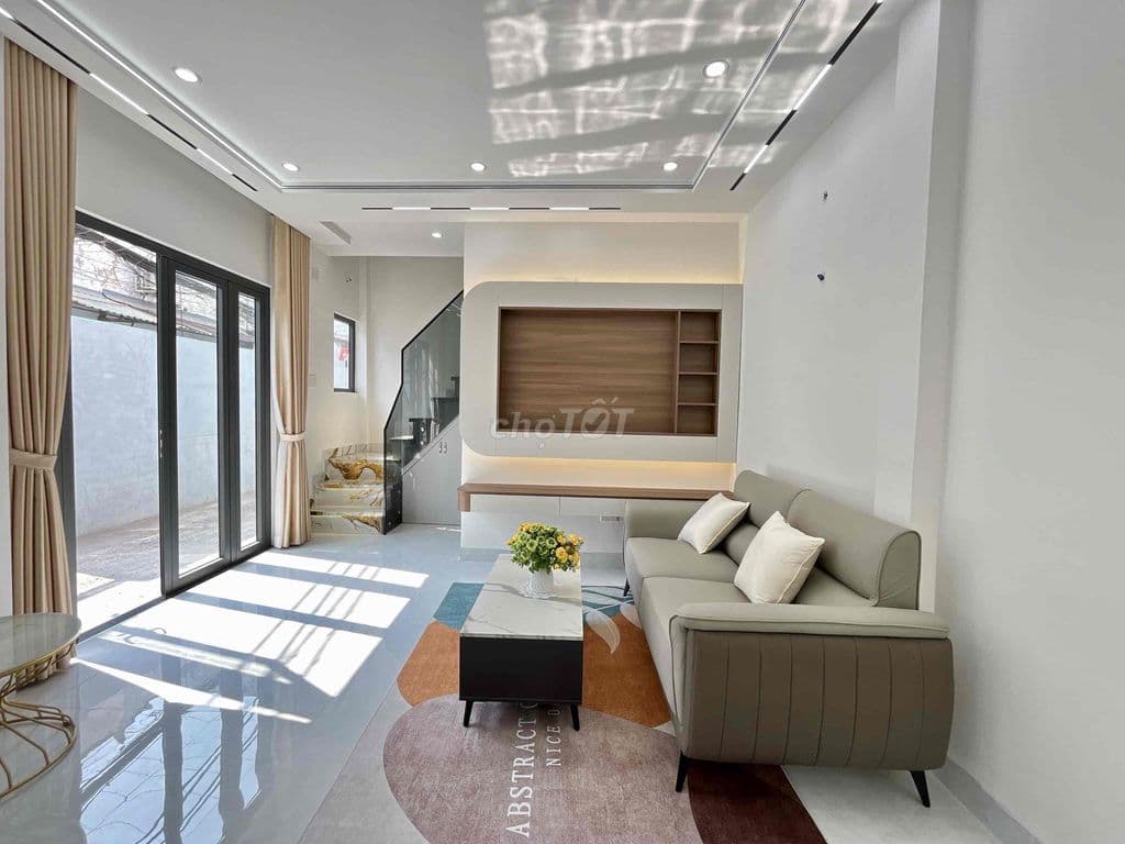 Nhà căn góc hẻm thoáng mát, kế bên Phú Mỹ Hưng DT:4x8m 2Tầng 2pn. - Ảnh 2