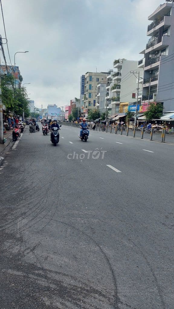 Mặt tiền Nguyễn xí- Phạm Văn Đồng, 4x10m, giá 11.8 tỉ - Ảnh 3