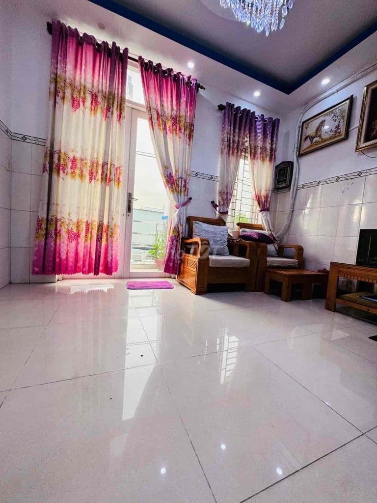 Nhà đẹp 2 tầng hẻm xe hơi Nguyễn cửu Phú Bình Chánh DT 4x18m 5,1 tỷ - Ảnh 3