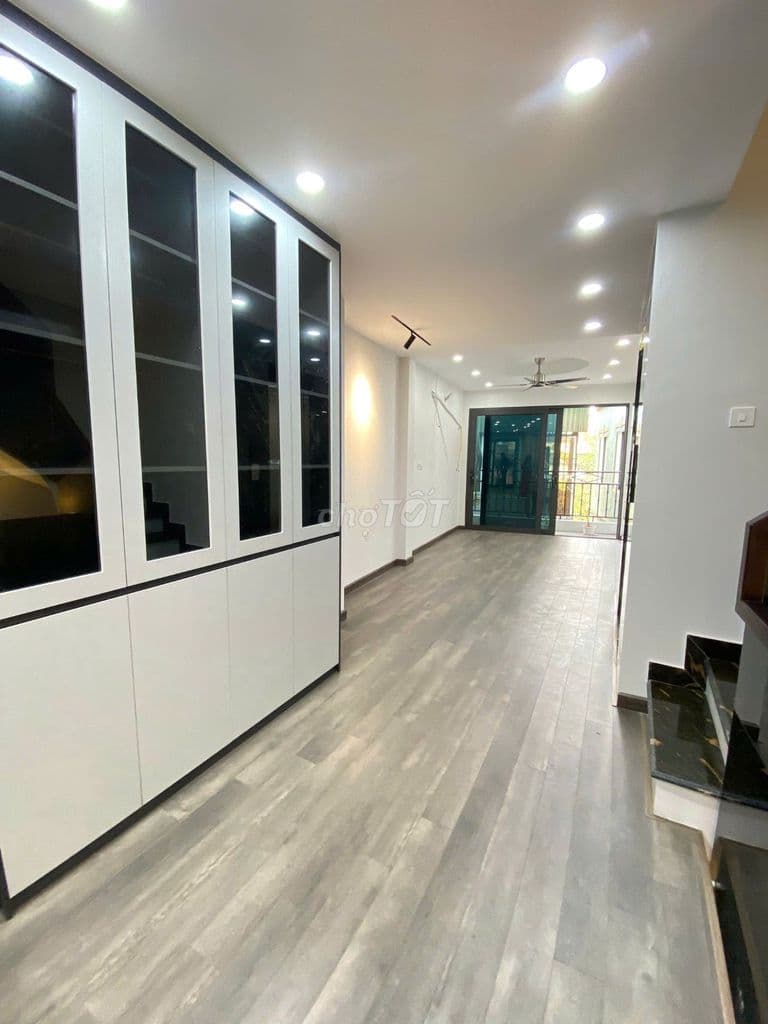 🔥 SIÊU PHẨM LÒ ĐÚC – 6 TẦNG THANG MÁY – CÁCH PHỐ 10M 🔥