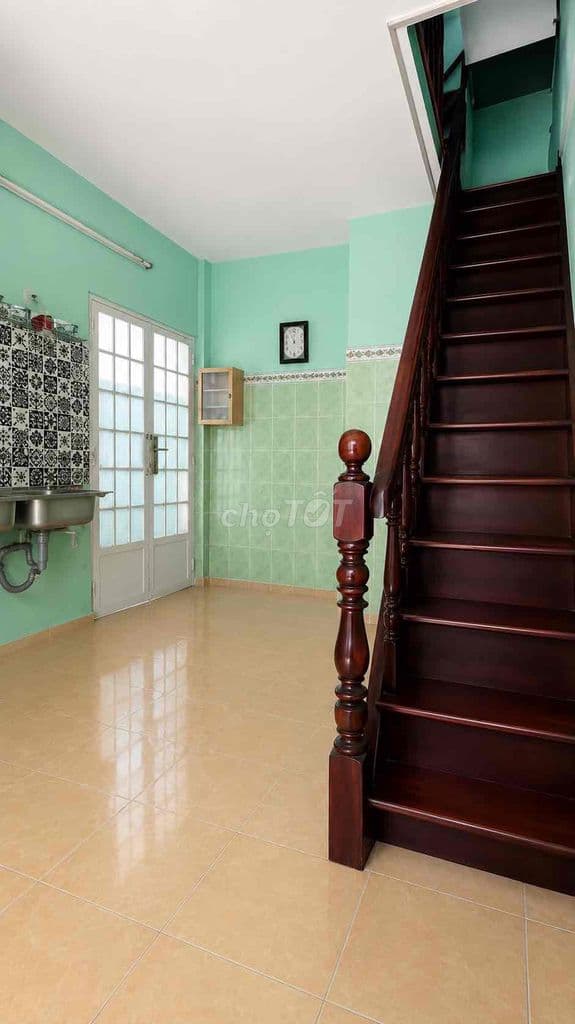 NHÀ CHÍNH CHỦ P9 Phú NHUẬN -3 TẦNG- 2PN- GIÁ : 2,6 TỶ - 3,4 m X 4 - Ảnh 2