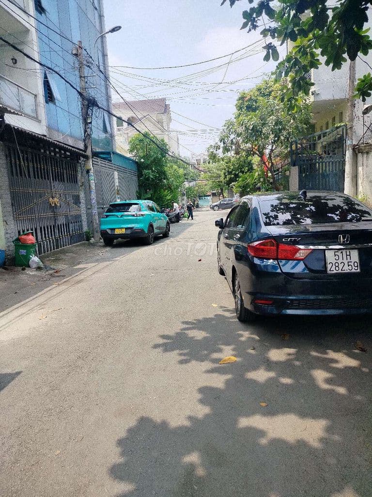 NHÀ BÁN NGAY SIÊU THỊ EON TÂN PHÚ _ 84 M2 _ 3 TẦNG _ HXH _ NHỈNH 6 TỶ