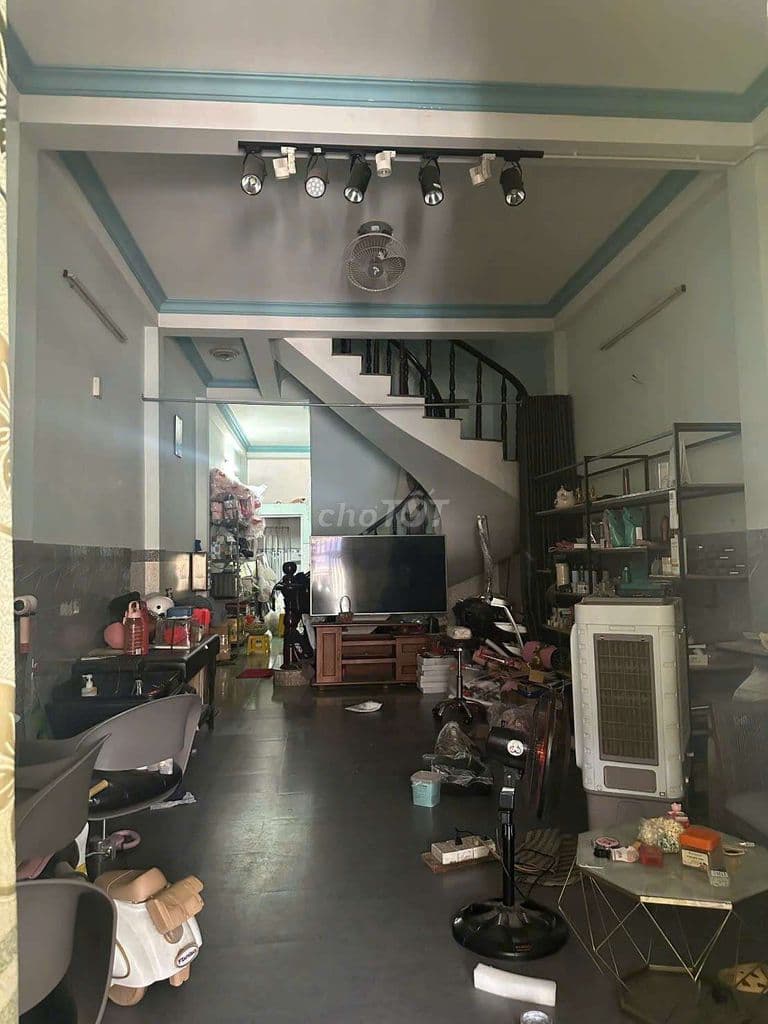 cần bán gấp nhà P TTN Q12 DT 4 x17 .1 trệt 2 lầu 3PN 3WS hẻm xe hơi - Ảnh 2