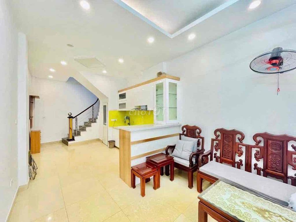 Kịch sàn, Tôn Đức Thắng, full nội thất, sân xe, ngõ thoáng, 50m oto đỗ