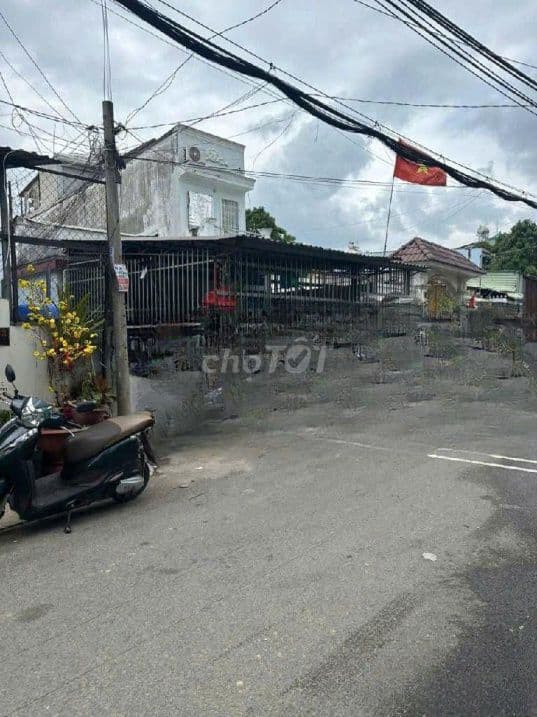 Nhà Thủ Đức gần Đặng Văn Bi, 43m2, nở hậu, ô tô đậu cửa