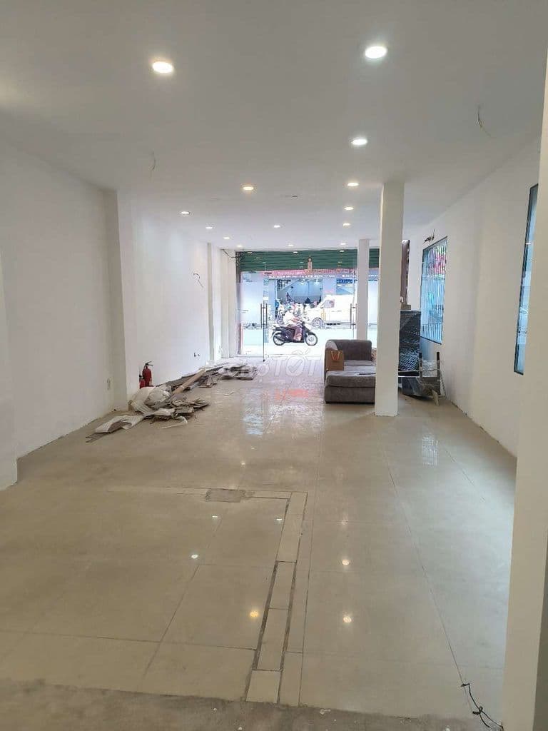 Cho thuê nhà góc 2 mt- ngay ngã tư phú nhuận - giá 55 triệu