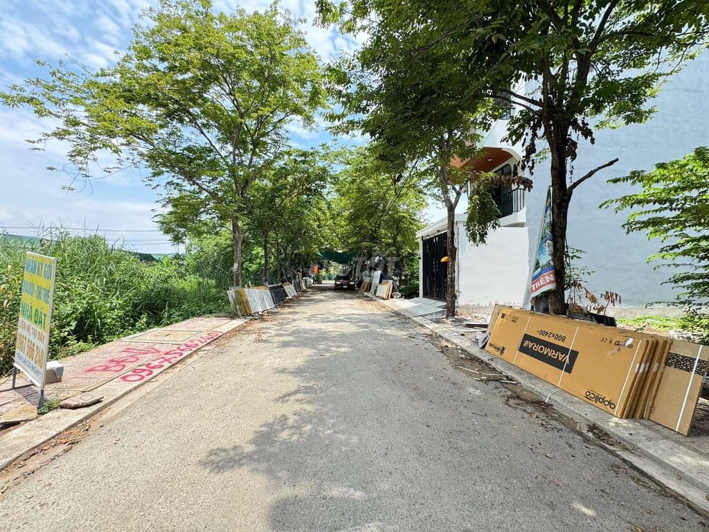 CHỦ HẠ 200TR BÁN LÔ ĐẤT 1 SẸC NGUYỄ XIỂN NGAY VINQ9. - Ảnh 2