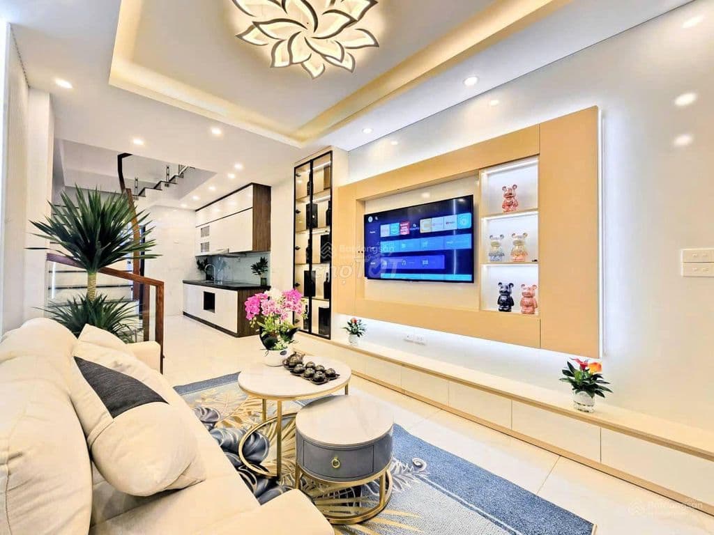 Lô góc Hoàng Quốc Việt, 35m ra ô tô, ngõ thông KD, 2 thoáng, tặng NT - Ảnh 2