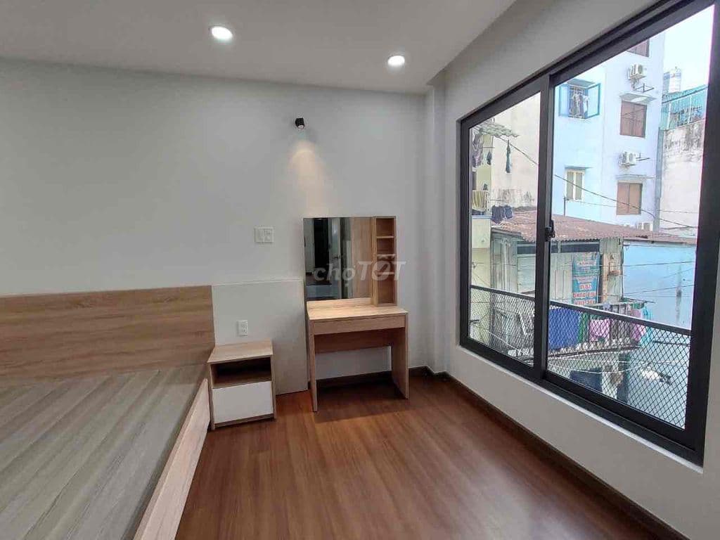 Nguyễn Tri Phương, P4, Q10, DT 4.6 x 12m, 4 tầng mới, giá 9 tỷ