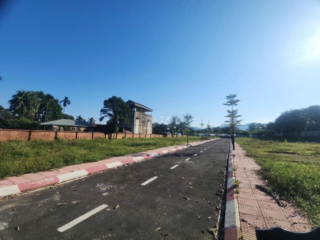 Đất Phú Cát 100m2 - Đắc địa trung tâm phát triển, đón sóng tăng giá.